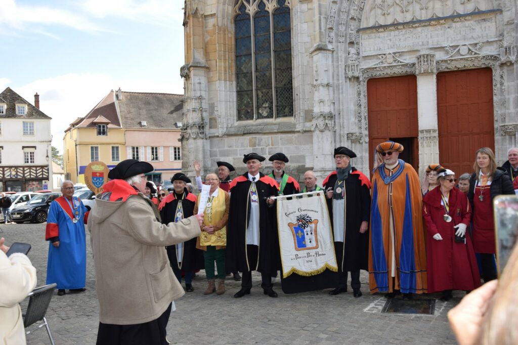 02 défilé dans Houdan (15)